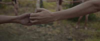 Lola Klamroth, Jenna Thiam, Ondina Quadri, Maria Roveran, others - Capri-Revolution (IT2018) (2/3) - Circle of friends