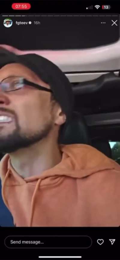 Why do people say Vincent support trump here a clips from one of his instagram lives listen to what he say