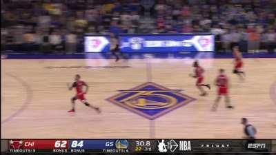[Highlight] Lonzo Ball gets the chasedown block on Kuminga