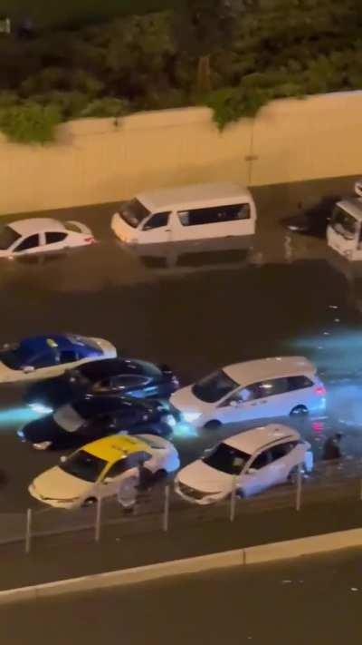 Flash floods in Dubai today 