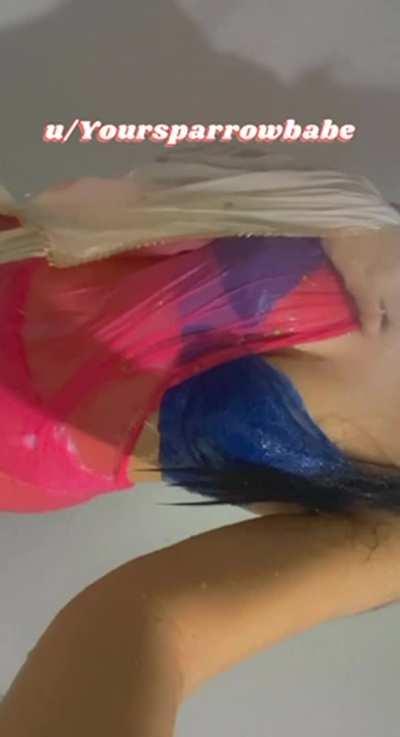 Should i keep the saree or will you help me remove it? 😉