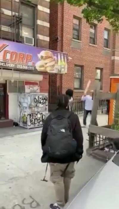 This sums up why I prefer one-hand weapons to two-handed