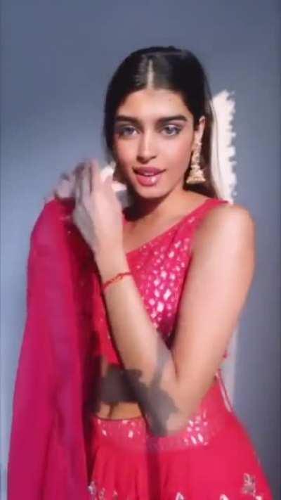 another underrated beauty. pretty face and sexy bod.