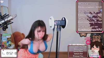 A Ijenz le pesan mucho las TETAS