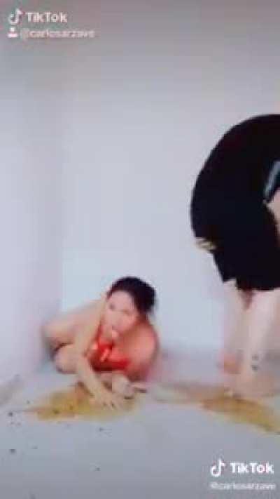 La coprofagia no es buena