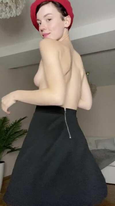 Hopefully someone’s into petite girls in red berets 😅