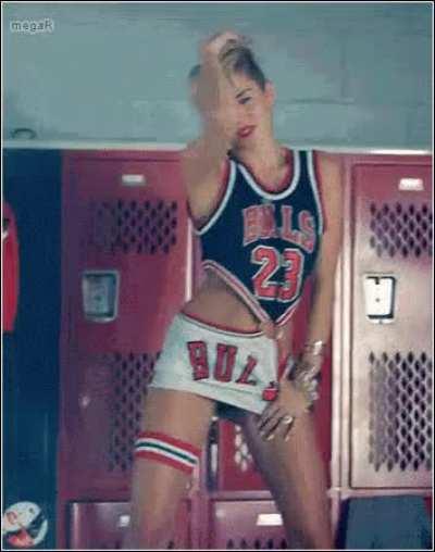 More Miley Cyrus showing off for us