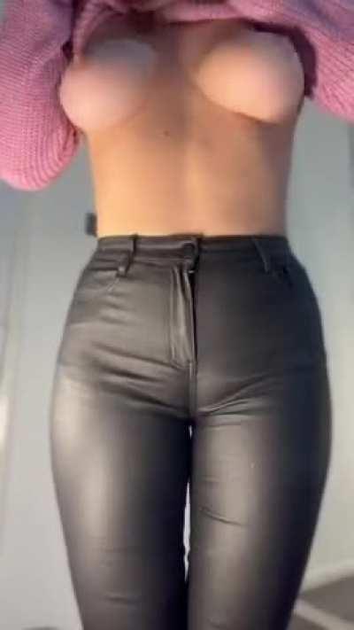 Wonder if anyone will notice I’m braless today 🤔