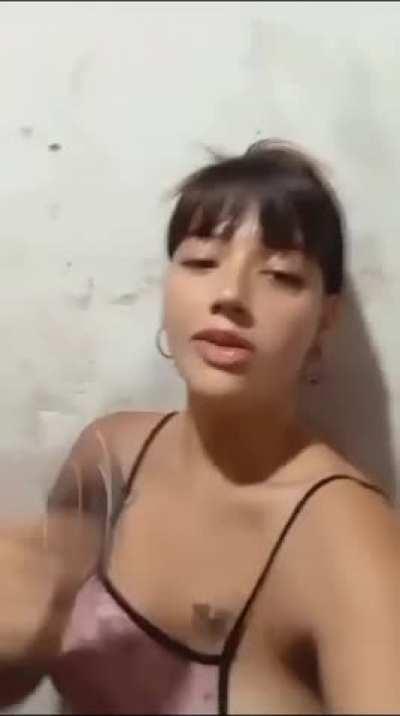 Chaco: Piba armada amenaza a su enemiga por las redes