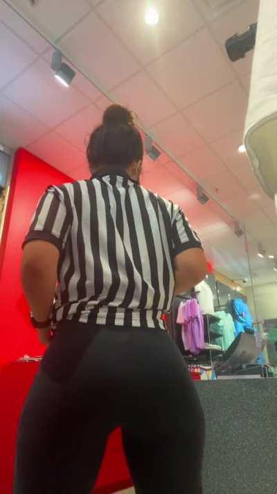 FootLocker Girl Clapping