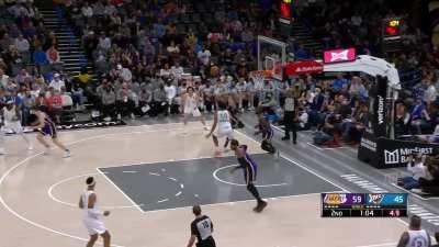 [Highlight] Lebron James with a block and a steal on the same play