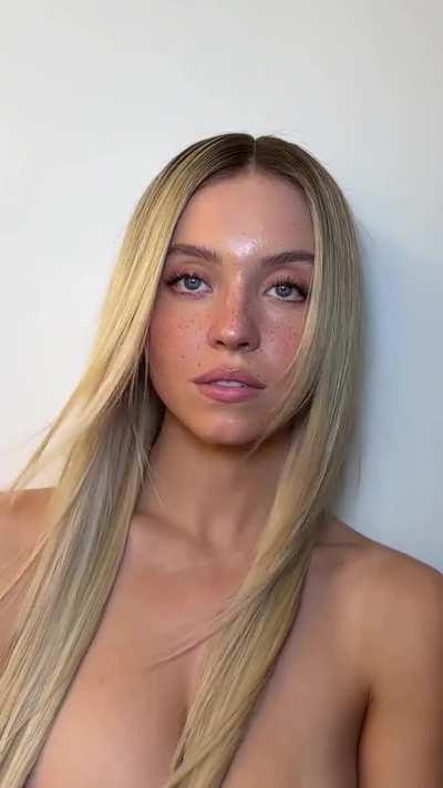 BTS for the Glamour UK shoot | December 2023