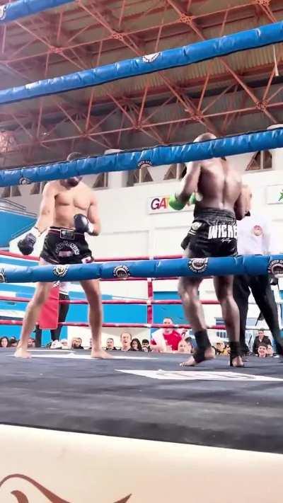 Not the expected results for that spinning elbow.