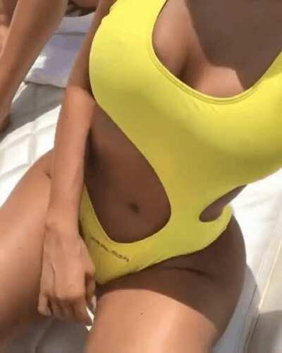 Kylie Jenner was built for fucking 😫