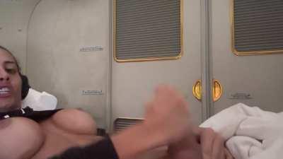 Tugging one out on the train🚉🚂🍆💦😻