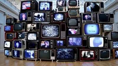 I find this particular AI video quite terrifying, in a weird SCP kind of way. The jank adds to it.