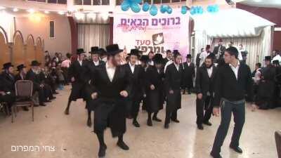 ישתבח_שמו_במ