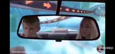 Quello che le persone immaginavano quando hanno sentito la notizia dei banchi a rotelle (primo meme)