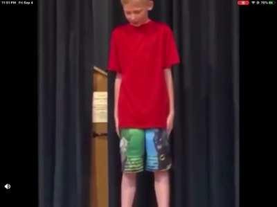 Kid sings FNAF song with no background music - Found on r/MakeMeSuffer