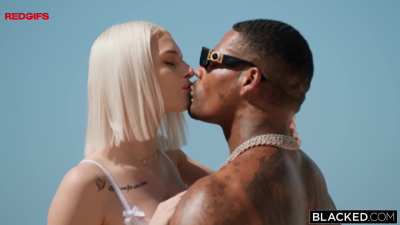 The size difference between Christy White and Jason Luv is out of this world. The way Jason Luv dominated Christy and pick her up to kiss her was peak.