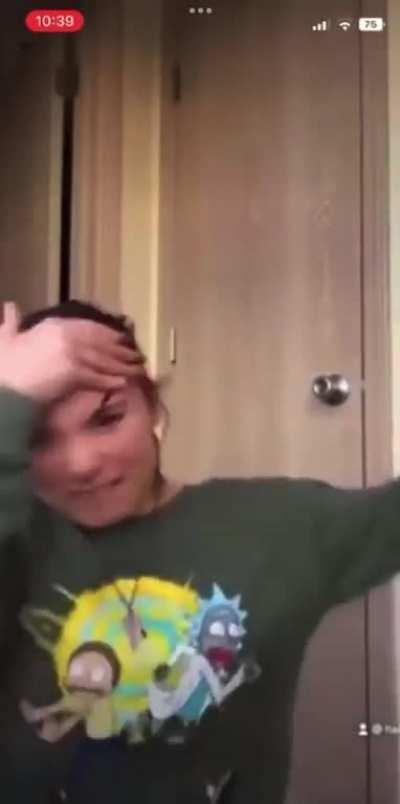 TikToker Stabs Herself In The Head By Accident Doing A Trend