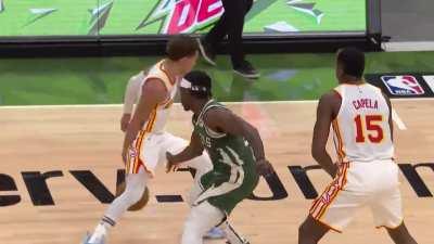 [Highlight] Trae Young Cooks Jrue Holiday