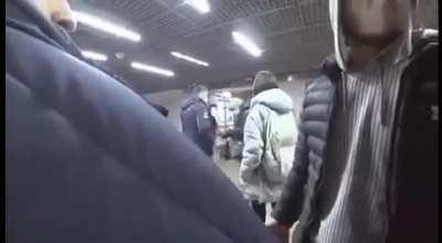 Пацаны помогают людям избежать штрафов, но не всем это нравится