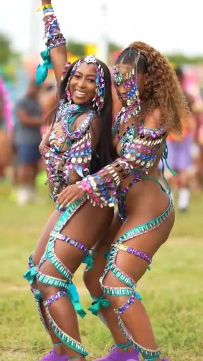 Vibin' with her bestie