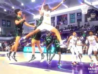 How he can move easily.