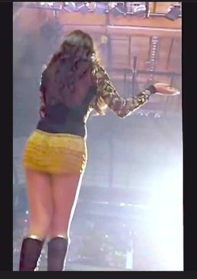 Things are always looking up with Selena