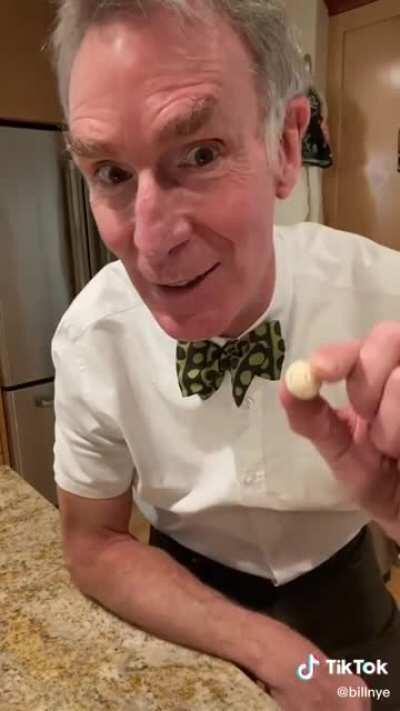 Bill Nye compares the rates of infection in the areas of the US that are wearing masks vs areas not who are not wearing masks