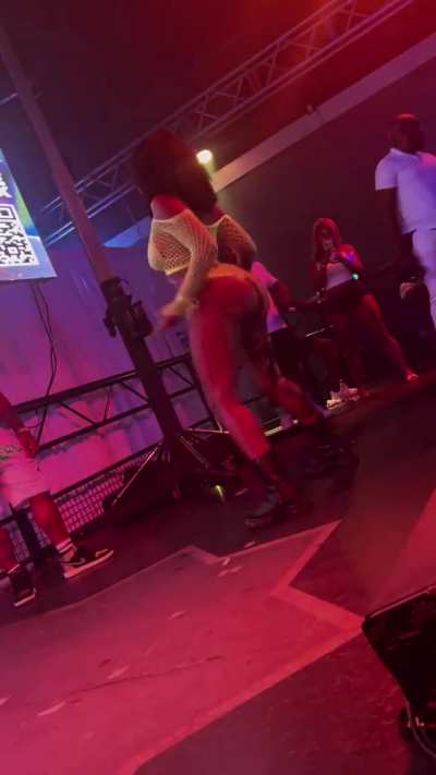 @official.deefinewhine