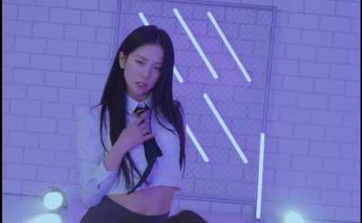 [220116] Yujin in suit!🔥