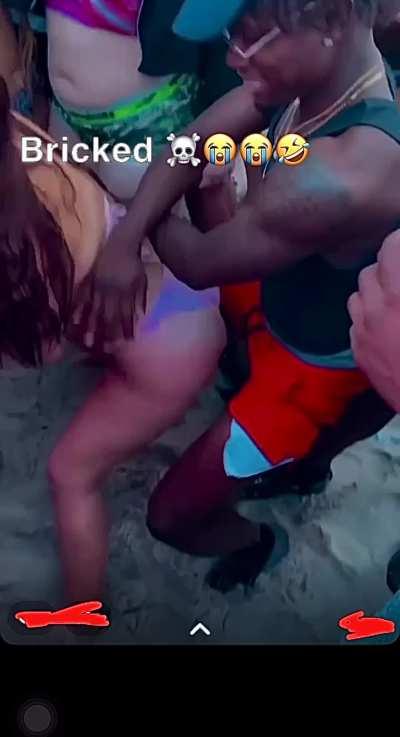 Hope his girl don’t see him on me like this 🤣🤣 