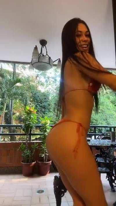 Valeria Vasquez (@valeriavasquezzapata)