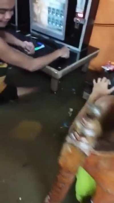 I don’t care about my surroundings, I need to get online!