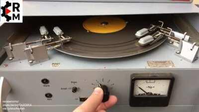 Tone generator used by German Post Service with 4 pre-recorded messages including 