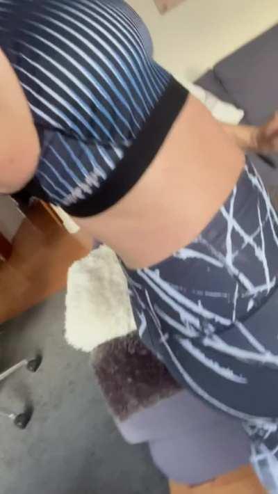 Should I strip in this subreddit more often for you guys?🙄 I‘m insecure