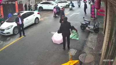 Never go around petting a strangers dog