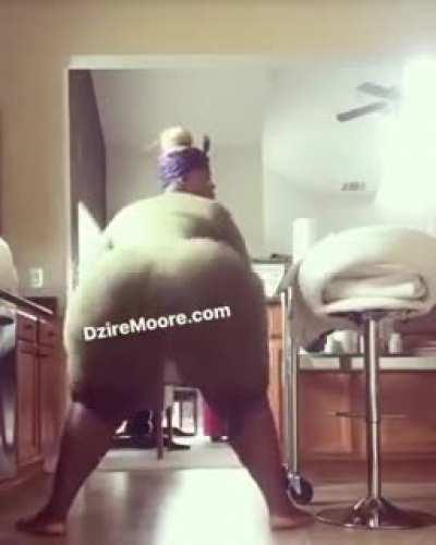 Dzire Moore twerk