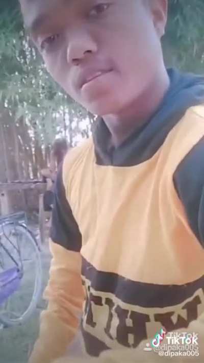 लिल उजीइ भर्ट।