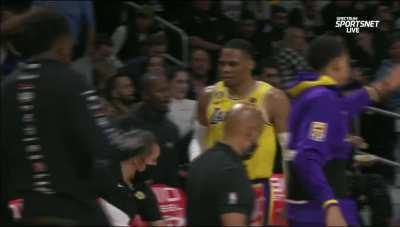 [Highlight] Russ throws a no-look pass off the dribble with his left hand to a cutting Troy Brown Jr for his 6th assist off the bench