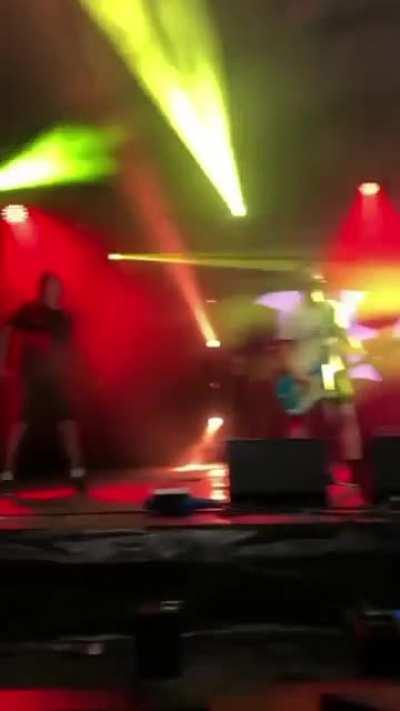 Wcgw jumping to the crowd?