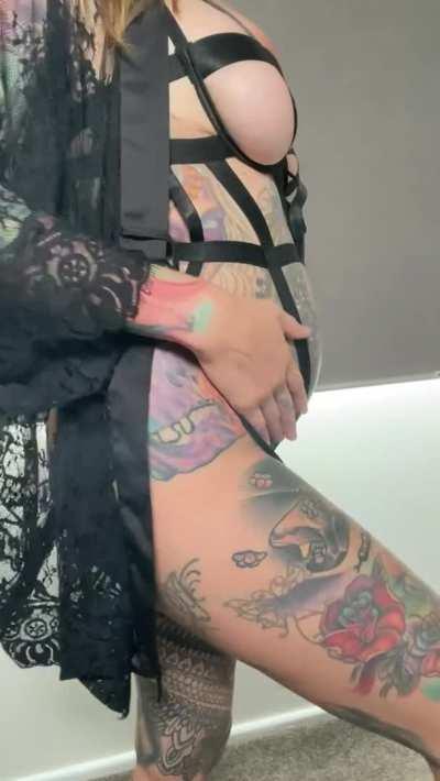 Do you wanna be friends with benefits with this milf?