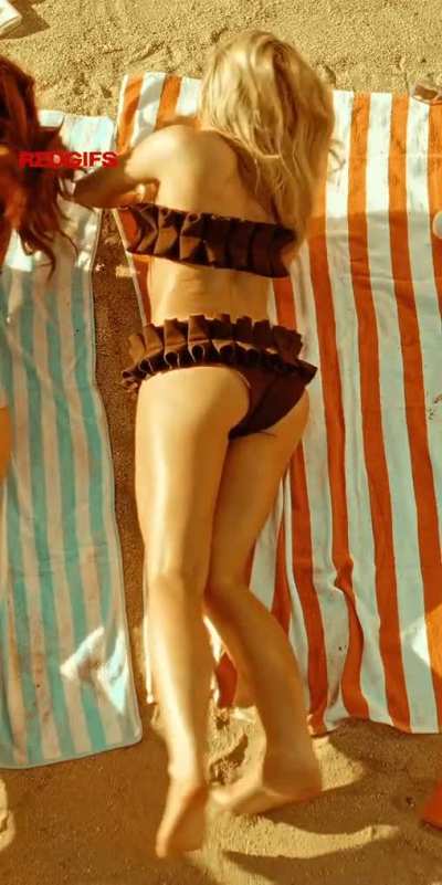 Sabrina Carpenter - Espresso Video - 2024