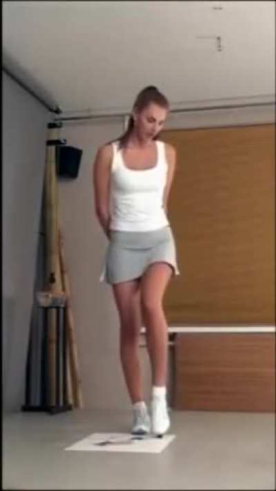 Jocelyn crush in sneakers