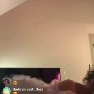 Mmm fuck! She’s so sexy.