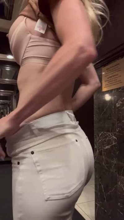 I’ve always wanted a have a quickie in the bathroom 😏