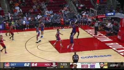 [Highlight] Kevin Porter Jr. with the blowby and the jam!