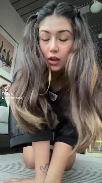 TikTok vs Reddit 🫣